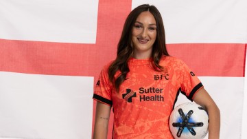 蓝鲸体育-英格兰女足紧急补招：曼联弃将穿越3级联赛，20岁杀回国家队
