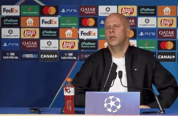 鲸鱼体育官网-斯洛特：4后卫还是5后卫？那我问你，谁能阻止巴黎这样狂攻